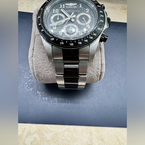 Men’s Invicta Watch - Picture 2 of 5